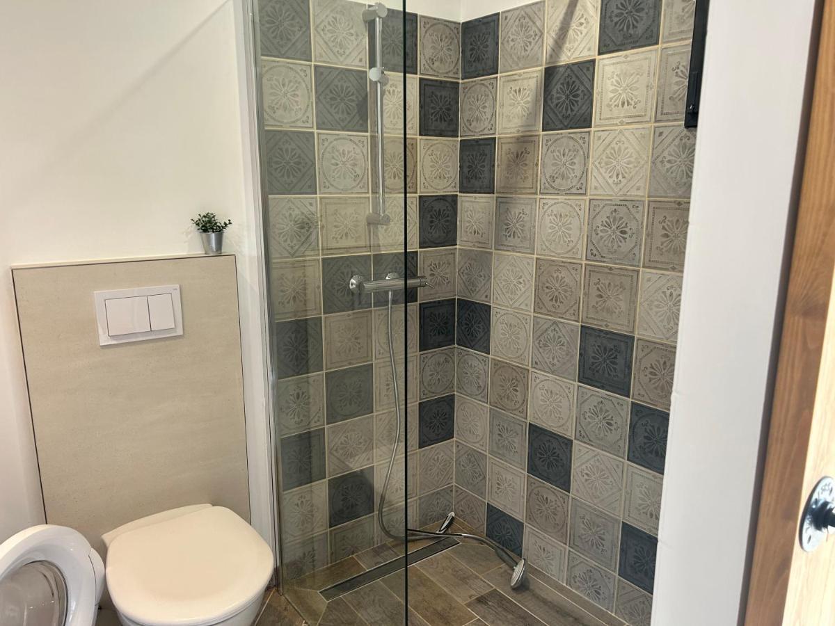 Charmant Studio Dans Villa - Jardin Privatif . La Seyne-sur-Mer Extérieur photo